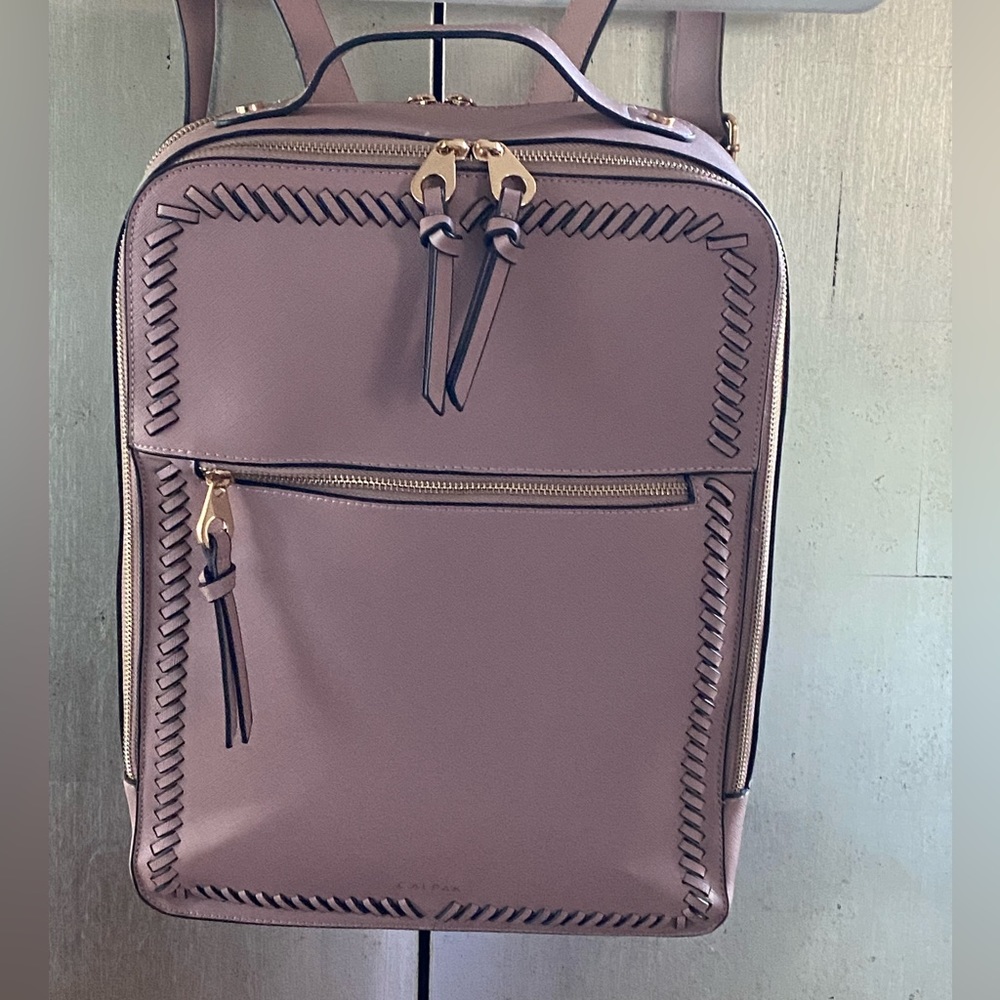 Backpack - Picture 2 of 8